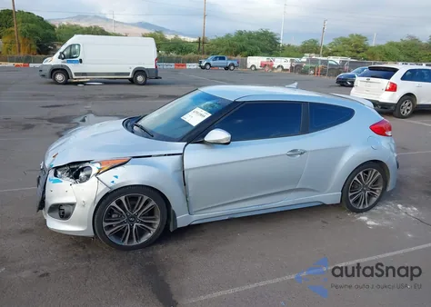 2016 Hyundai Veloster Turbo z USA, uszkodzony, nr VIN KMHTC6AE3GU289357
